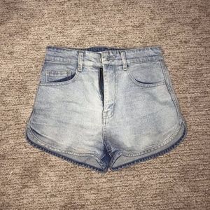 GW Signature Lightwash Denim Shorts